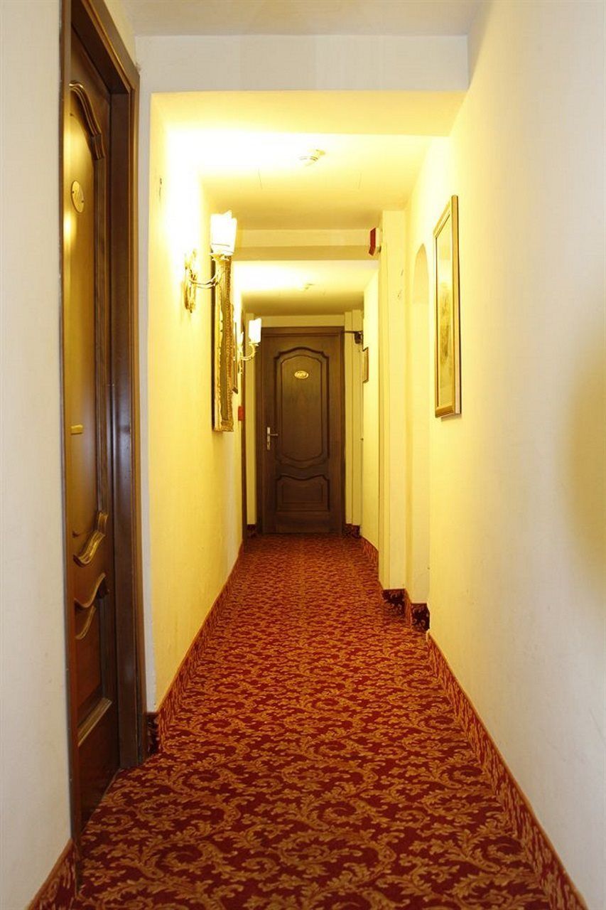 Hotel Genio Róma Kültér fotó