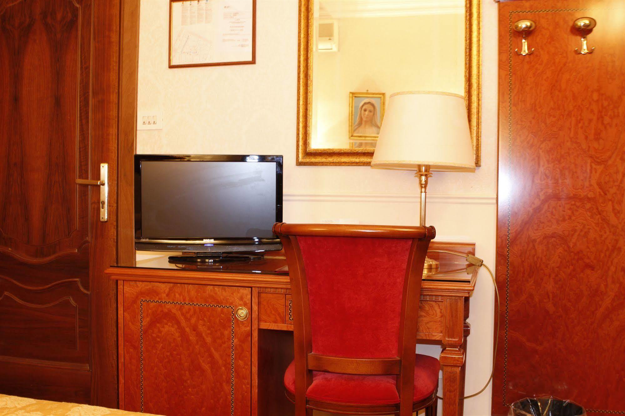 Hotel Genio Róma Kültér fotó