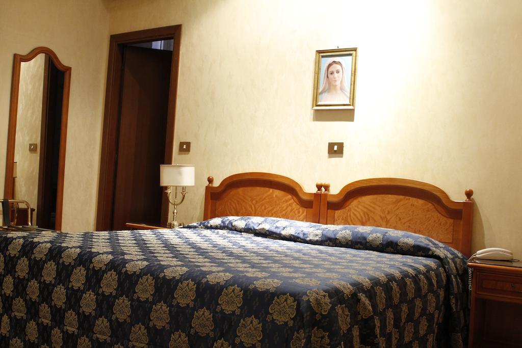 Hotel Genio Róma Kültér fotó