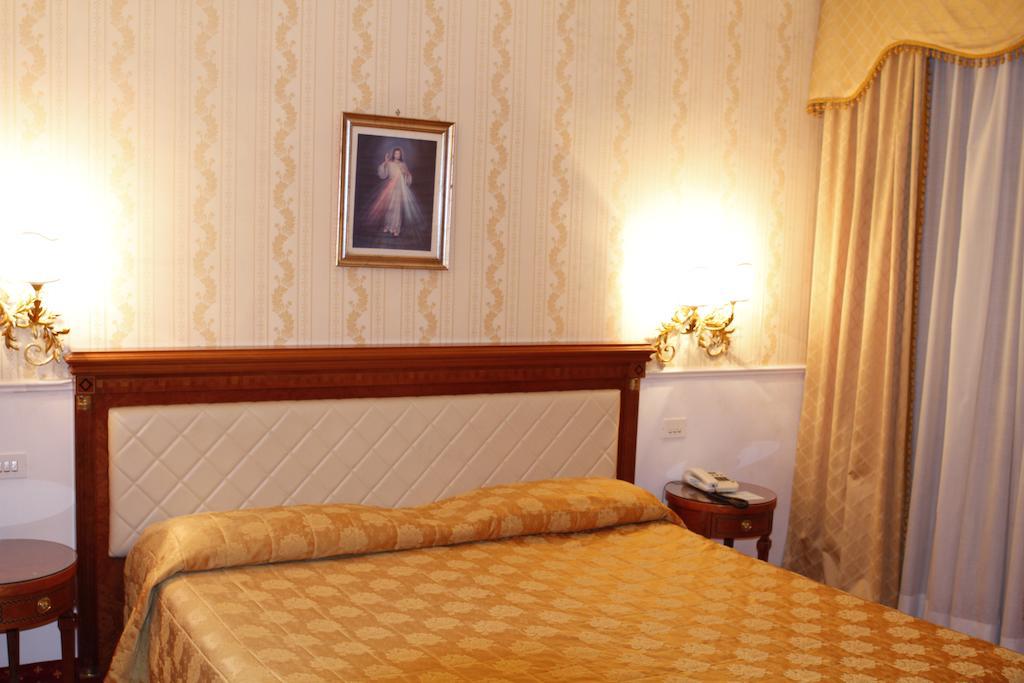 Hotel Genio Róma Kültér fotó